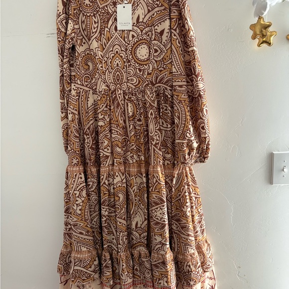 Tolavita Long Sleeve Paisley Maxi Dress in Tan and Cream | Tolavita Modest Maxi - Picture 9 of 12
